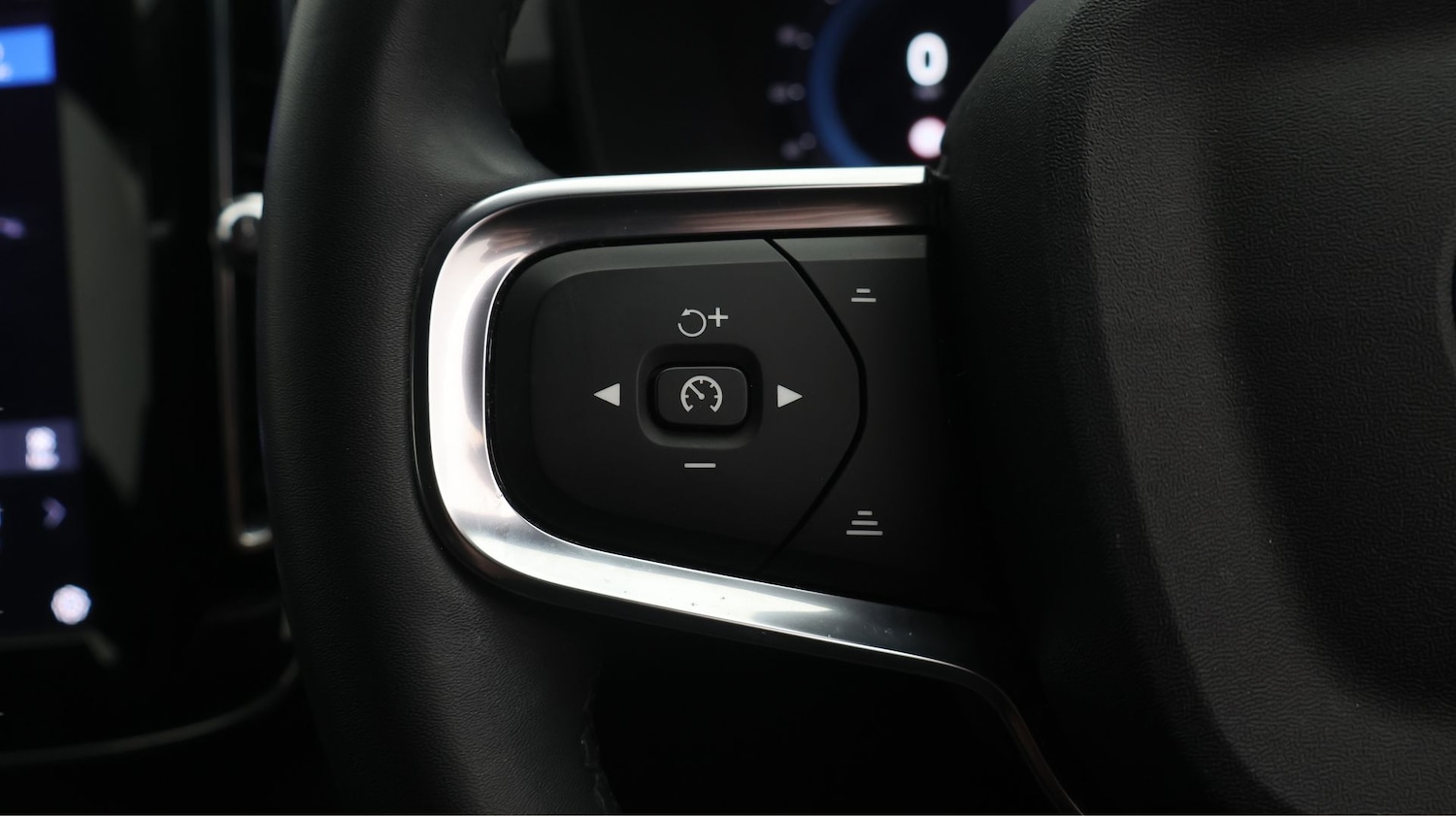 Used Volvo XC40 2022 for sale - 77337450: Photo 23