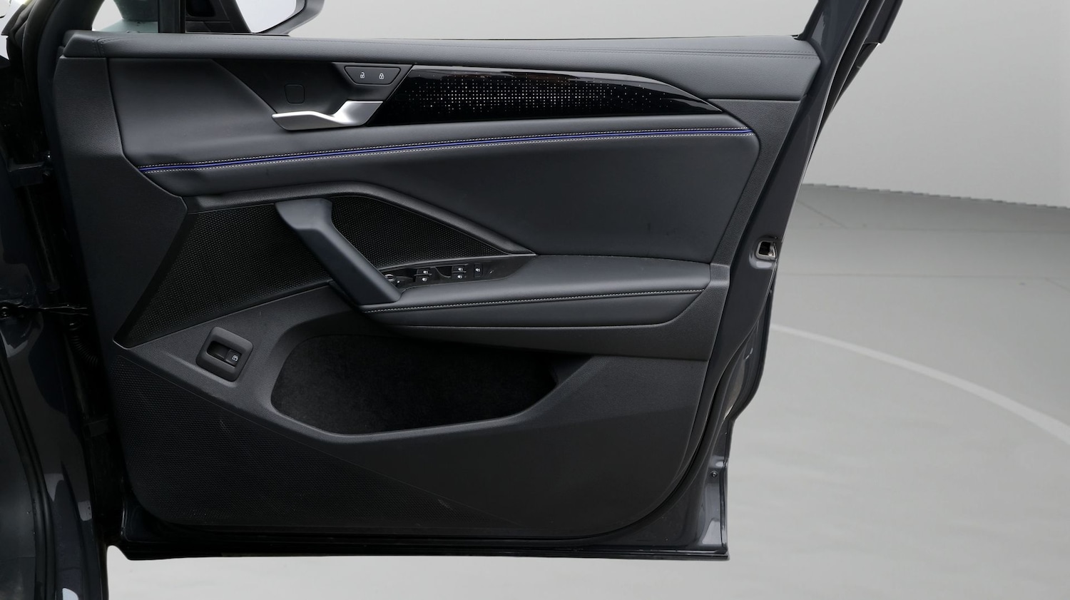 Used Volkswagen Tiguan 2025 for sale - 77528094: Photo 15