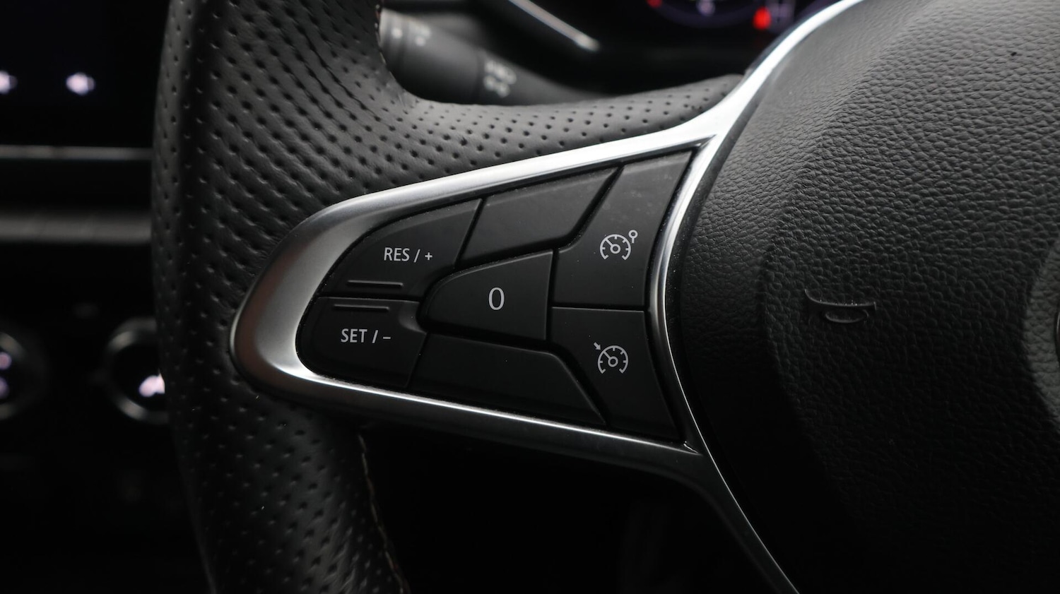 Used Renault Captur 2022 for sale - 76371526: Photo 24