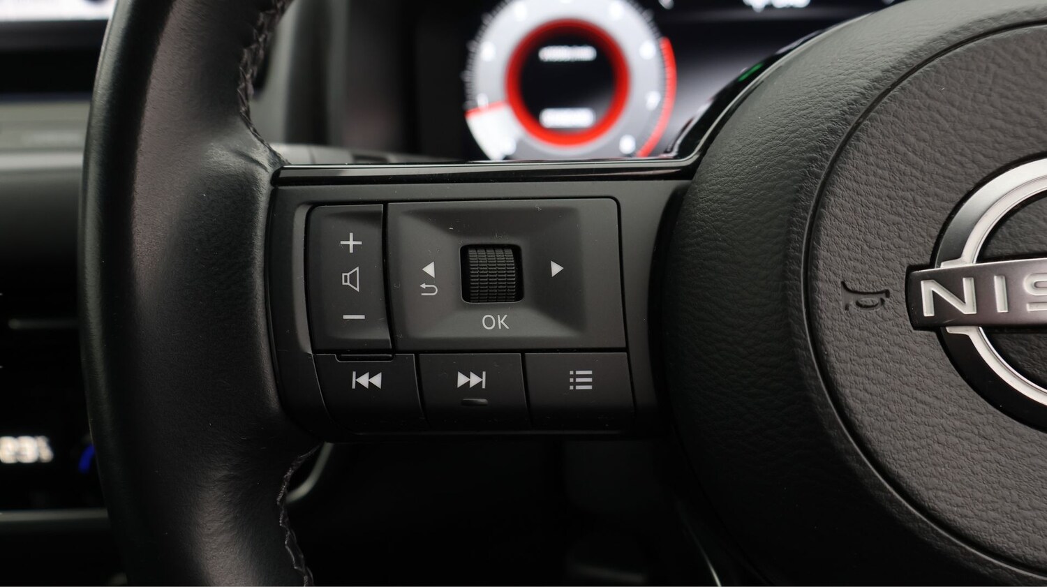 Used Nissan Qashqai for sale - 77745275: Photo 23