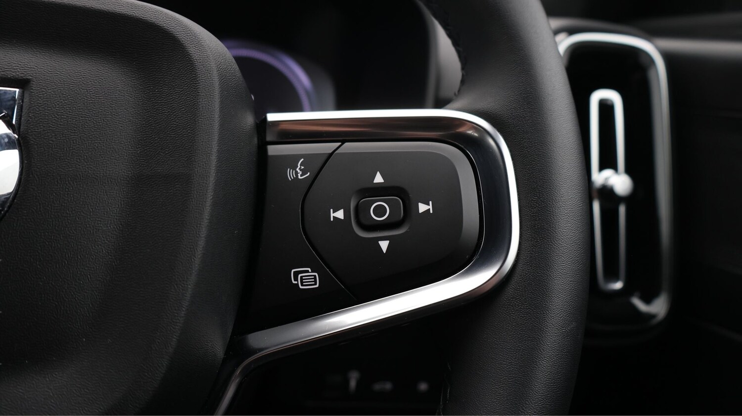 Used Volvo XC40 2023 for sale - 77501577: Photo 22