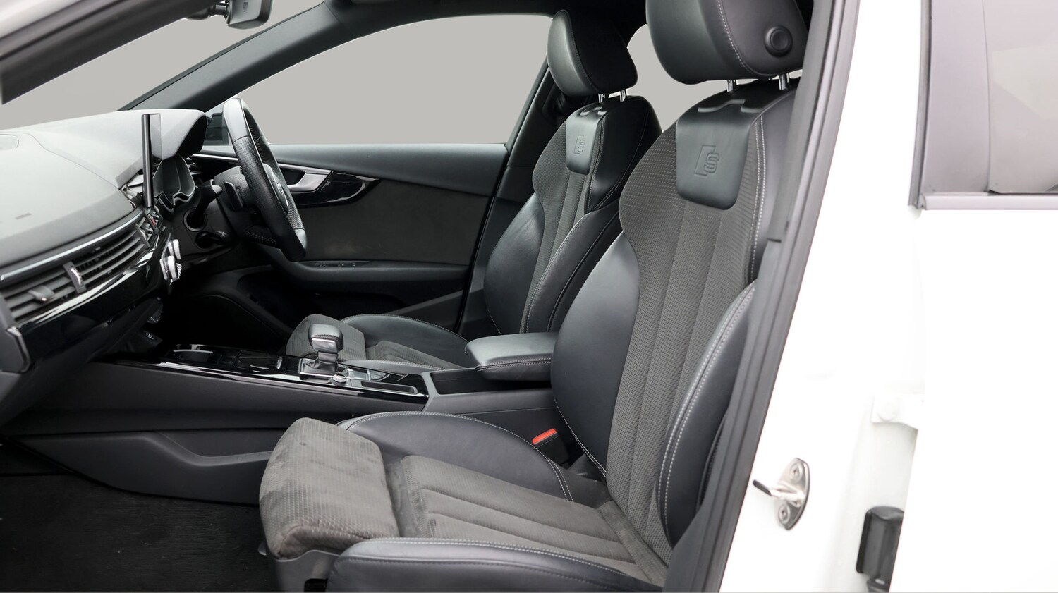 Used Audi A4 2020 for sale - 77208639: Photo 14