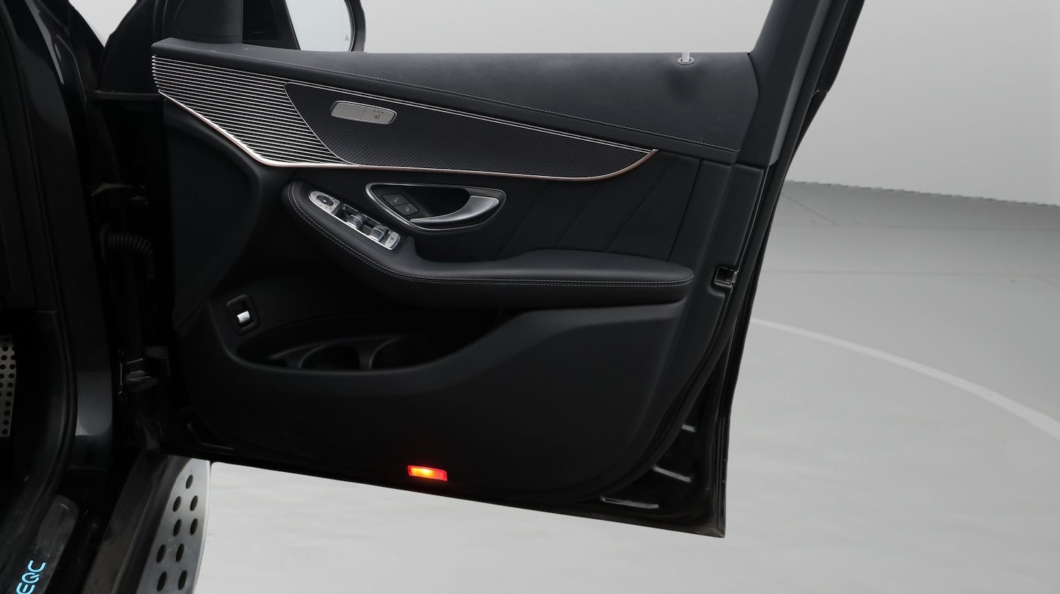 Used Mercedes-Benz EQC 2023 for sale - 77420108: Photo 15