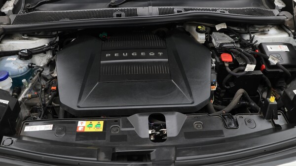Used Peugeot E-2008 2021 for sale - 76152779: Photo 19