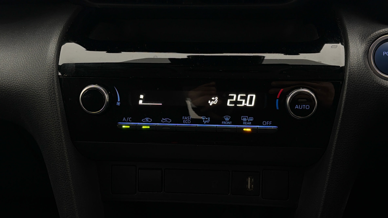 Used Toyota Yaris Cross 2024 for sale - 77906201: Photo 11