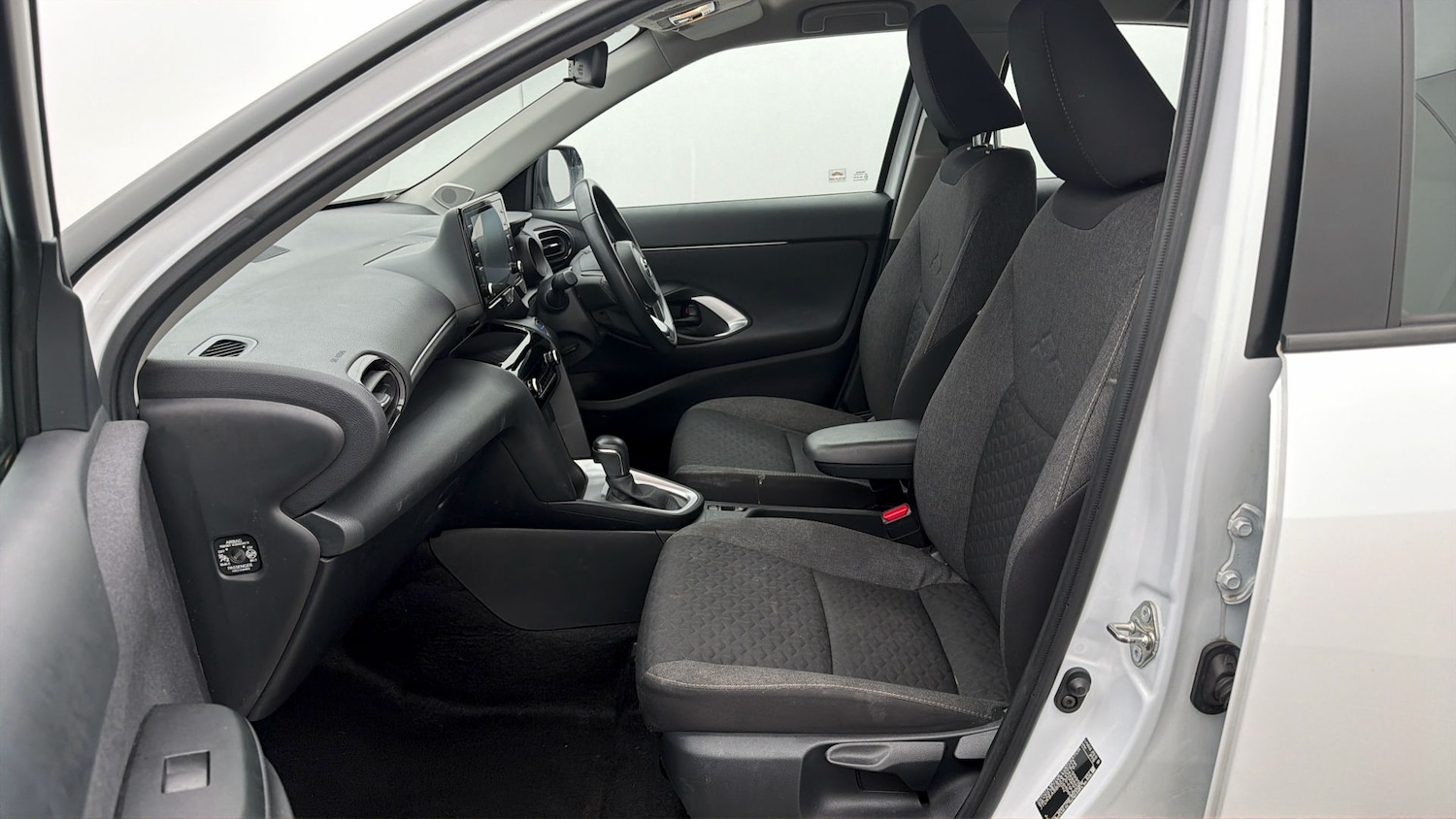 Used Toyota Yaris Cross 2024 for sale - 77906201: Photo 13