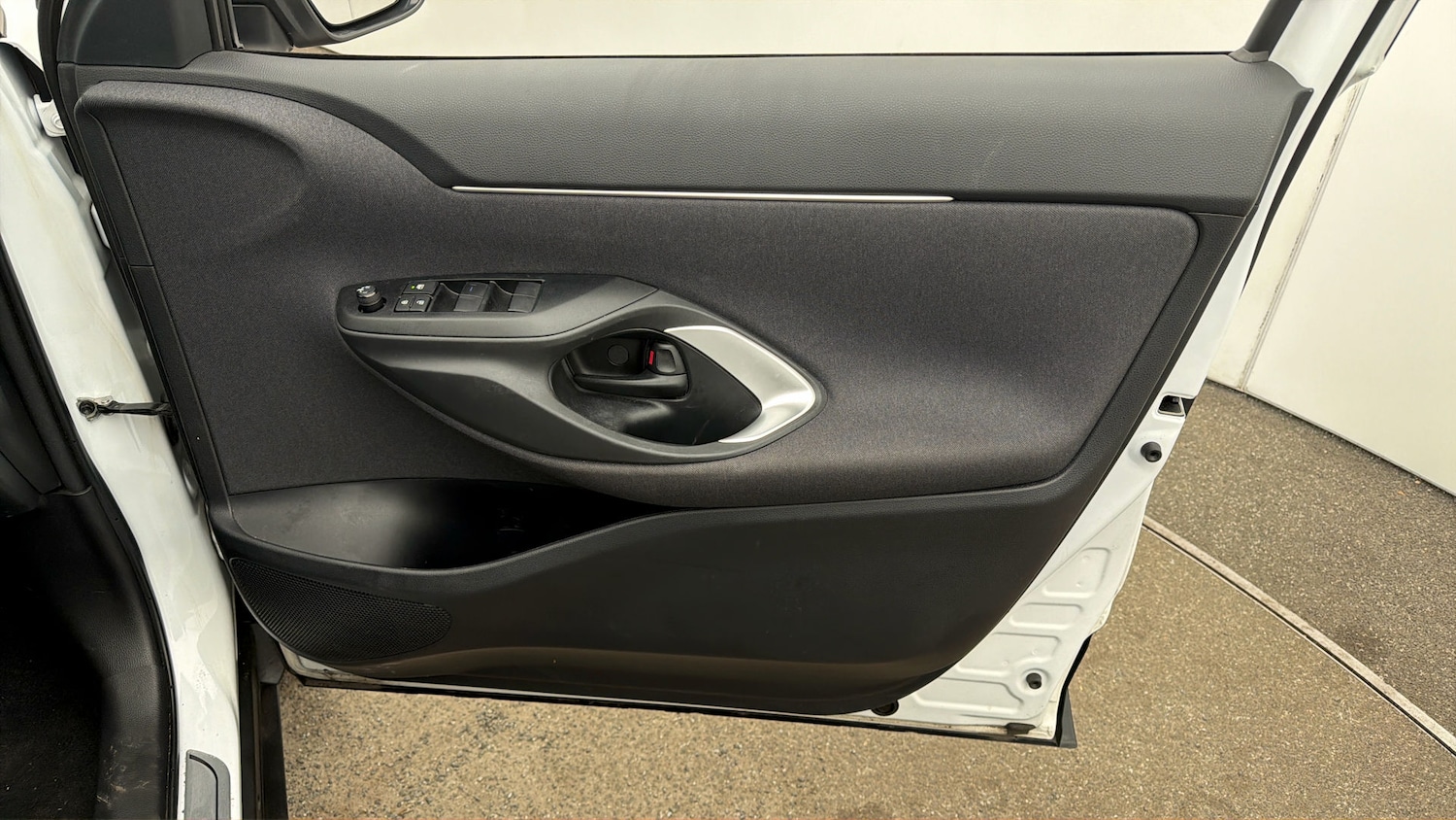 Used Toyota Yaris Cross 2024 for sale - 77906201: Photo 14