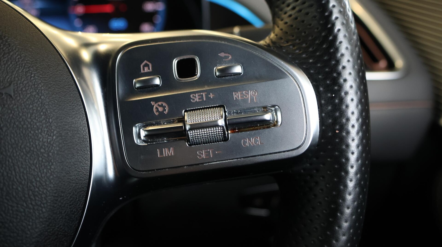 Used Mercedes-Benz EQC 2022 for sale - 76592298: Photo 25