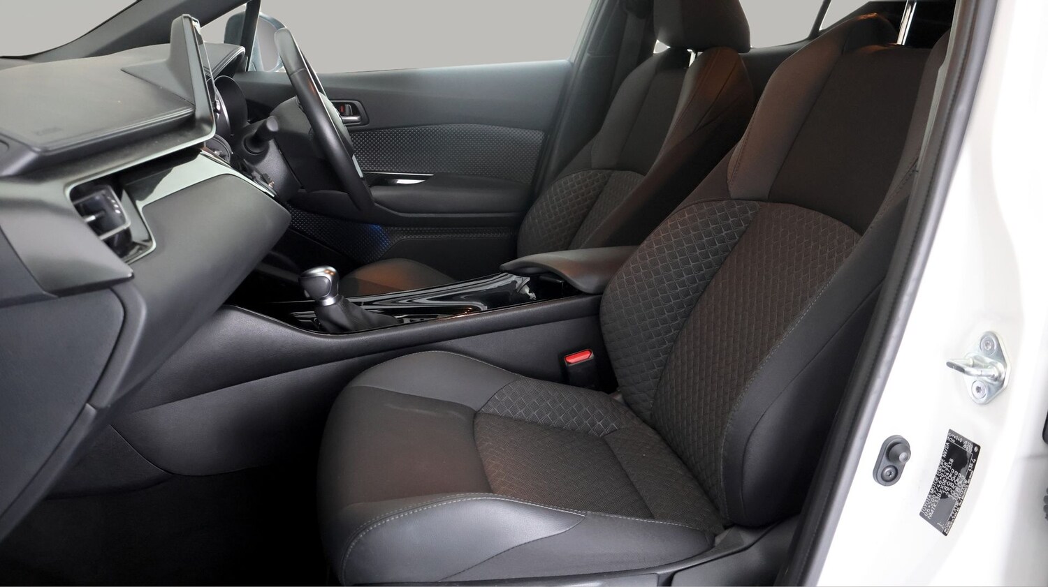 Used Toyota C-HR 2023 for sale - 77675805: Photo 14