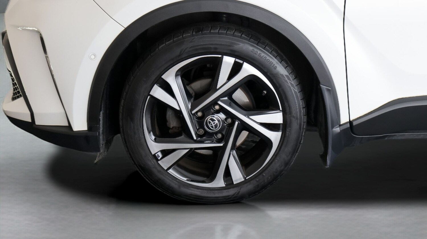 Used Toyota C-HR 2023 for sale - 77675805: Photo 18