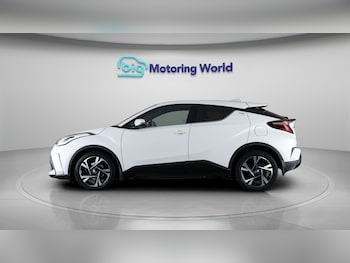 Used Toyota C-HR 2023 for sale - 77675805: Photo