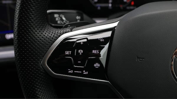 Used Volkswagen Touareg 2023 for sale - 76295795: Photo 24