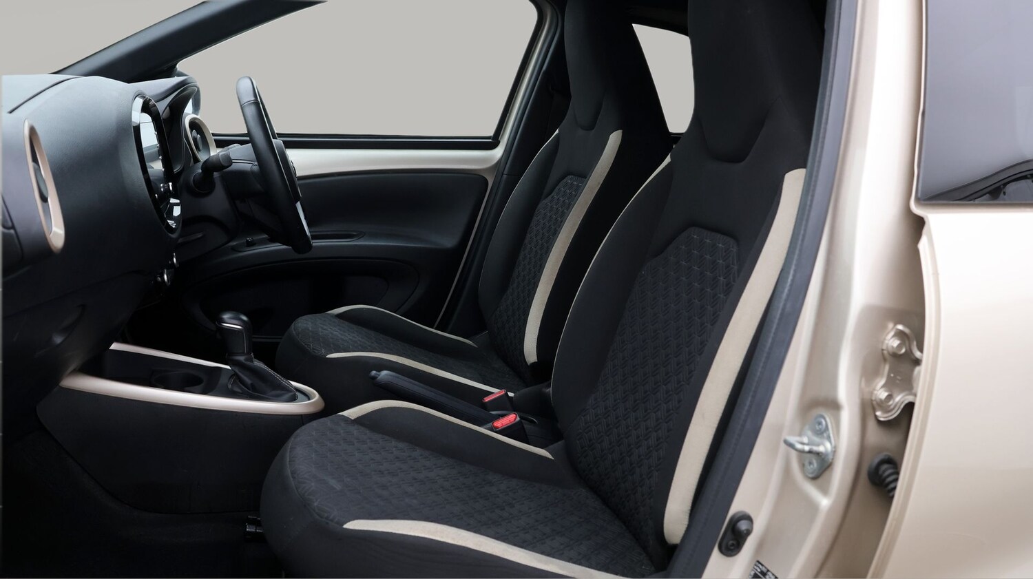 Used Toyota Aygo X for sale - 77337442: Photo 14