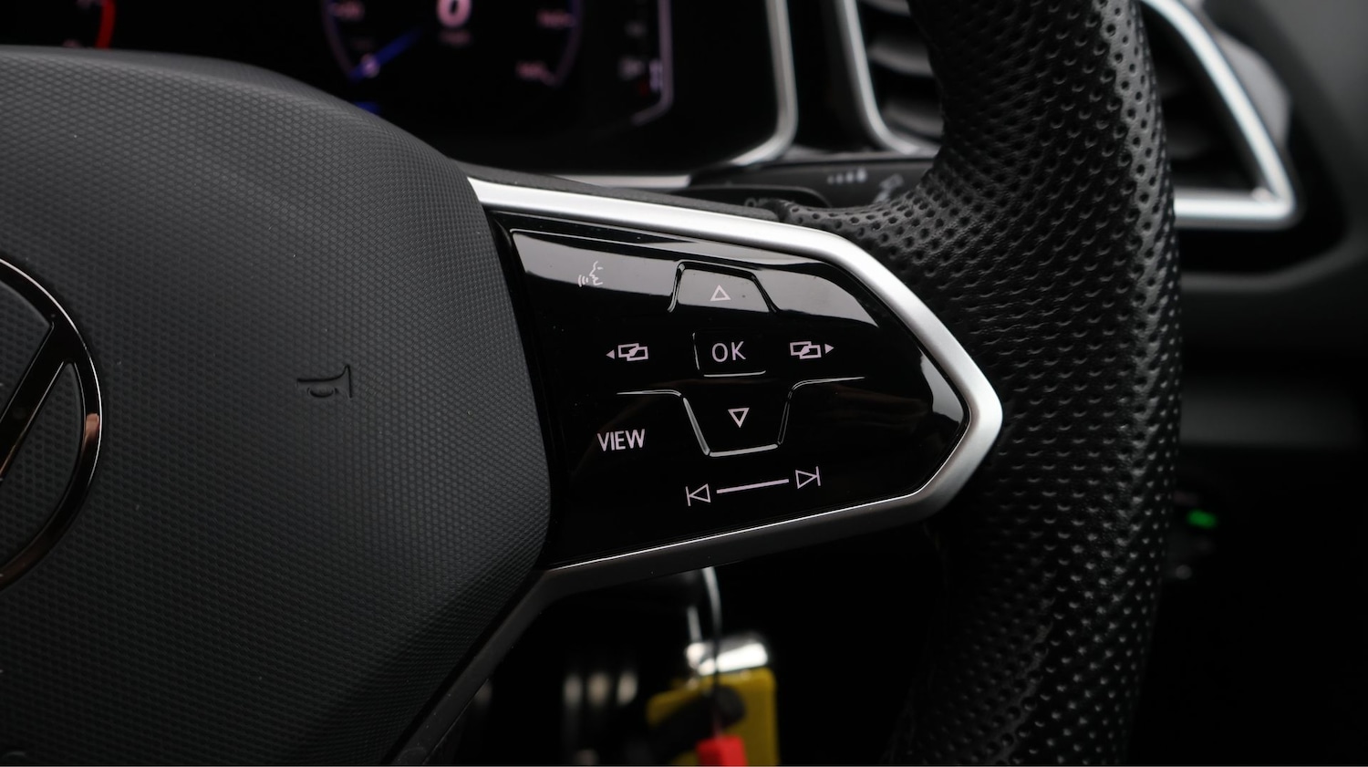 Used Volkswagen T-Roc 2023 for sale - 77617590: Photo 23