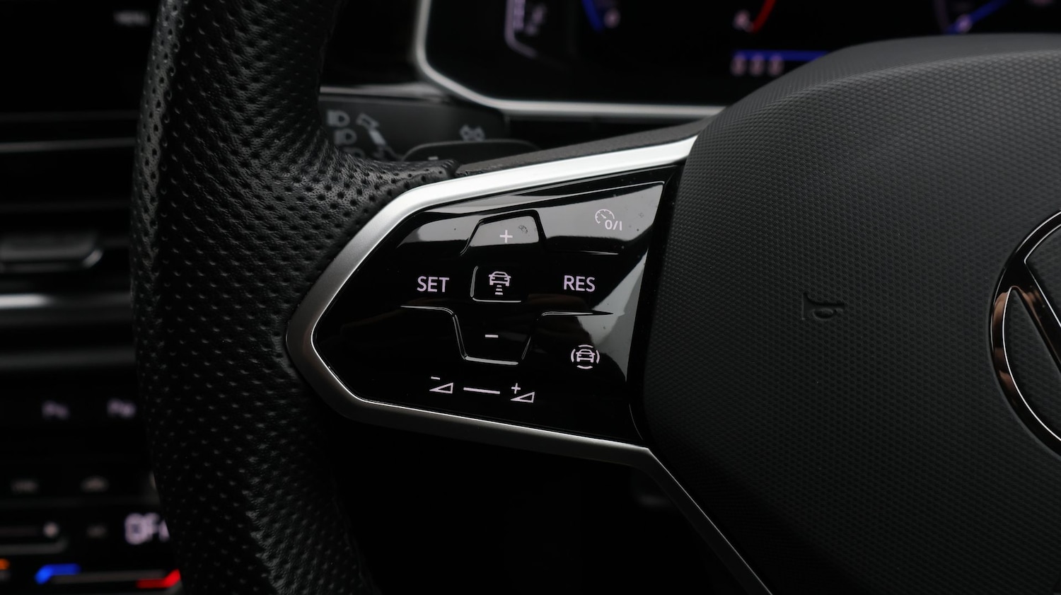 Used Volkswagen T-Roc 2023 for sale - 77617590: Photo 26