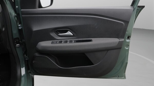 Used Dacia Sandero Stepway 2024 for sale - 75720290: Photo 16
