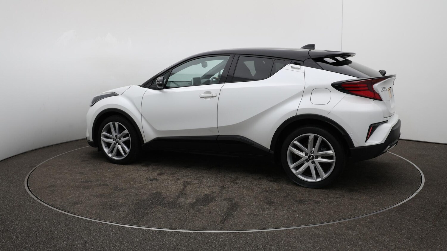 Used Toyota C-HR 2022 for sale - 76001992: Photo 48
