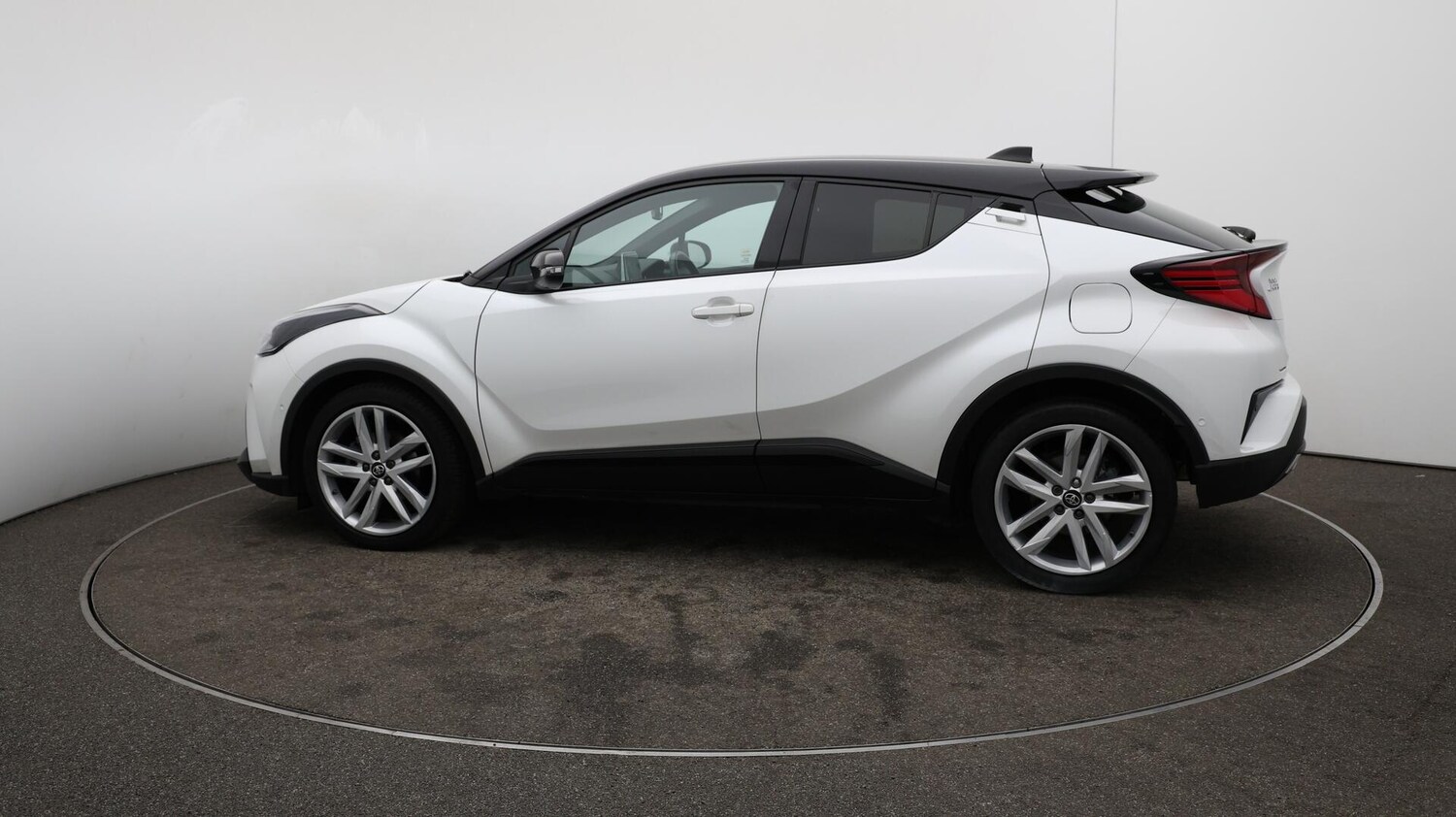 Used Toyota C-HR 2022 for sale - 76001992: Photo 59