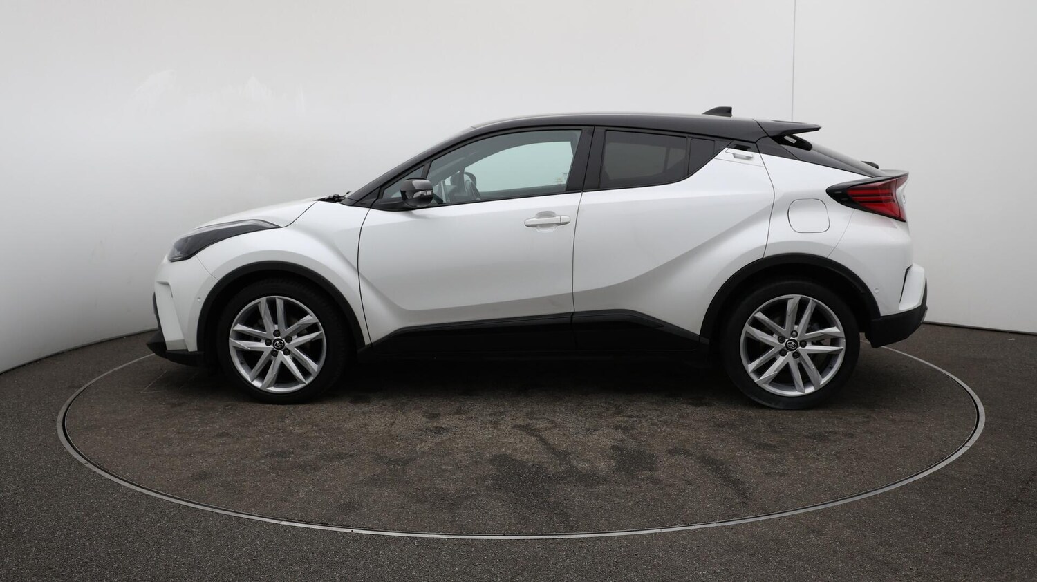 Used Toyota C-HR 2022 for sale - 76001992: Photo 65