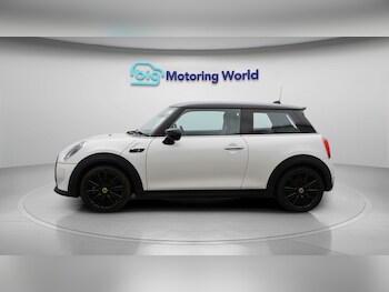Used MINI Hatch 2022 for sale - 77189450: Photo
