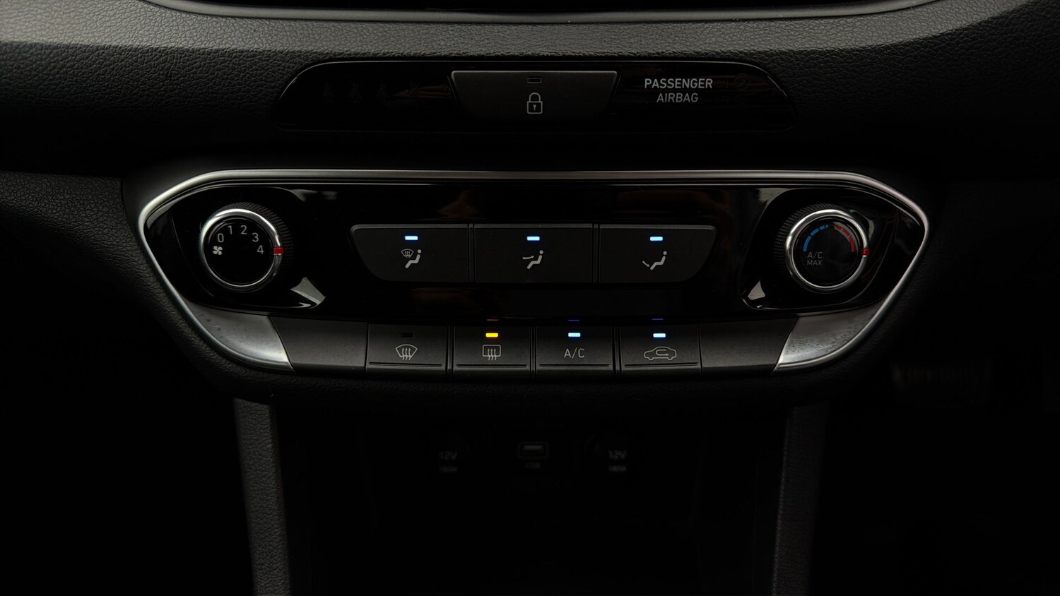 Used Hyundai i30 2023 for sale - 78010672: Photo 11