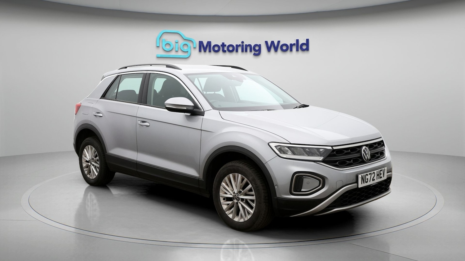 Used Volkswagen T-Roc for sale - 77639068: Photo 1
