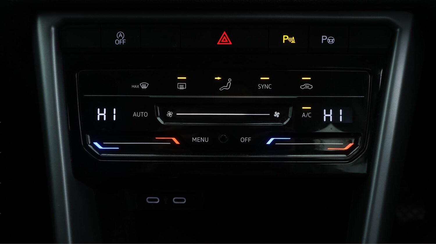 Used Volkswagen T-Roc for sale - 77639068: Photo 12