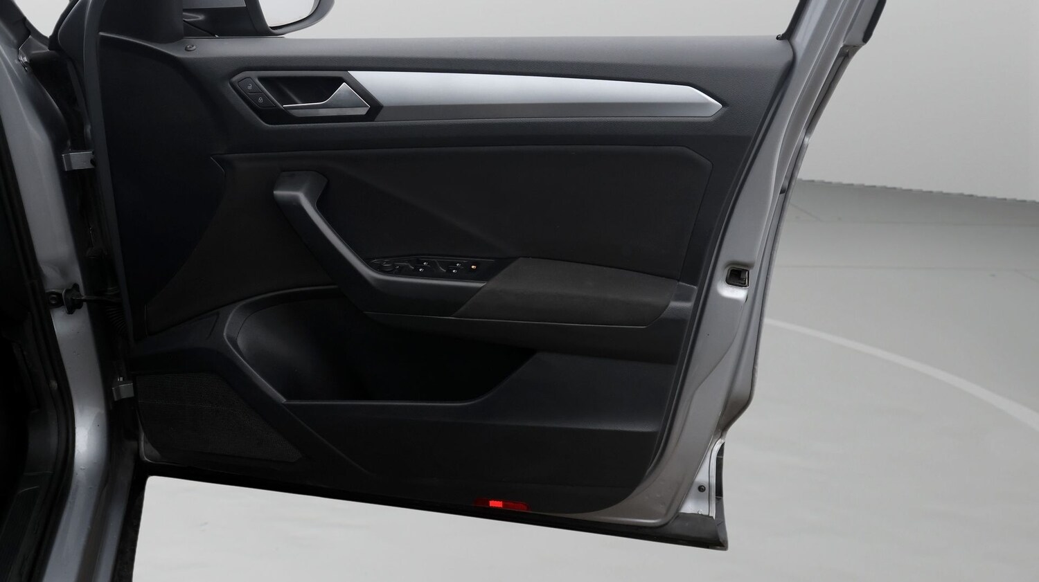 Used Volkswagen T-Roc for sale - 77639068: Photo 15