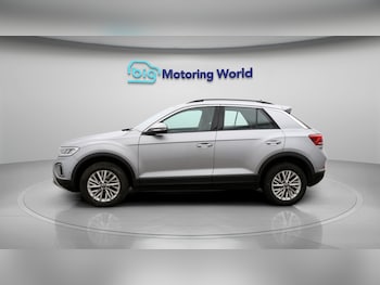 Used Volkswagen T-Roc 2023 for sale - 77639068: Photo