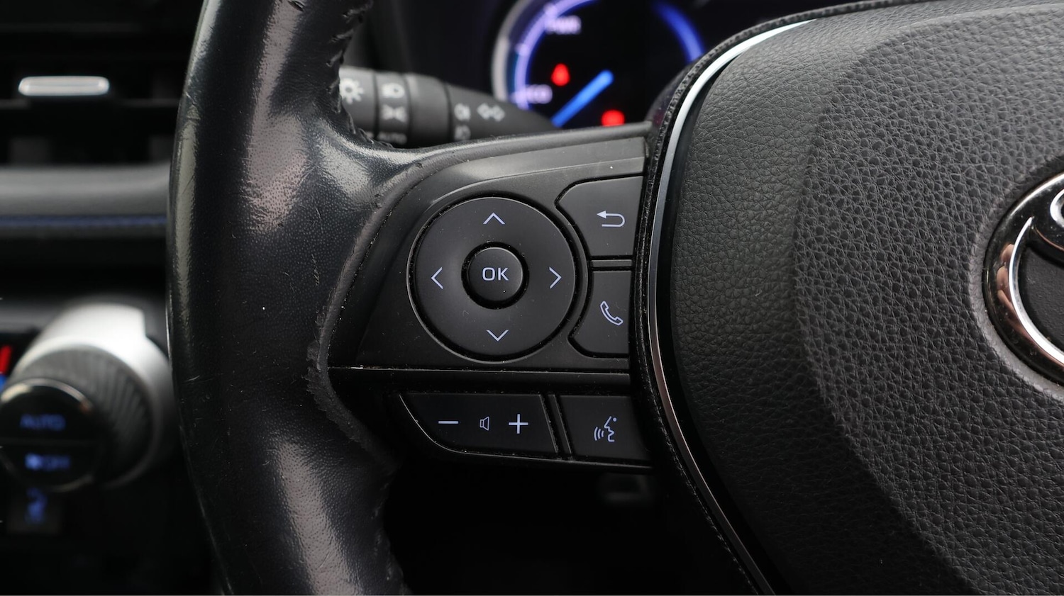 Used Toyota RAV4 2020 for sale - 76633336: Photo 26