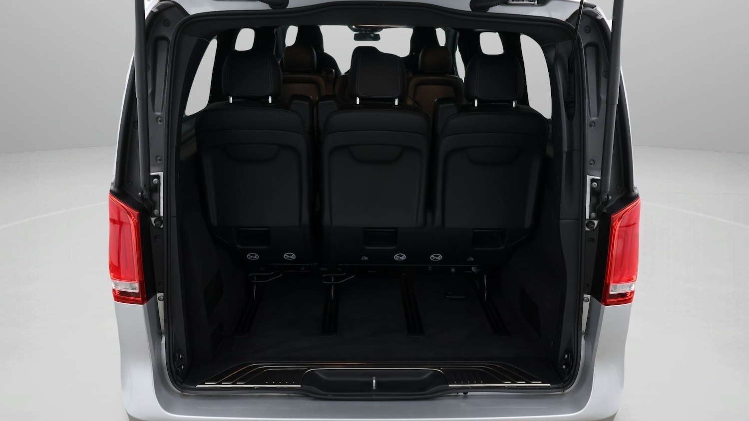 Used Mercedes-Benz V-Class 2023 for sale - 77848525: Photo 21