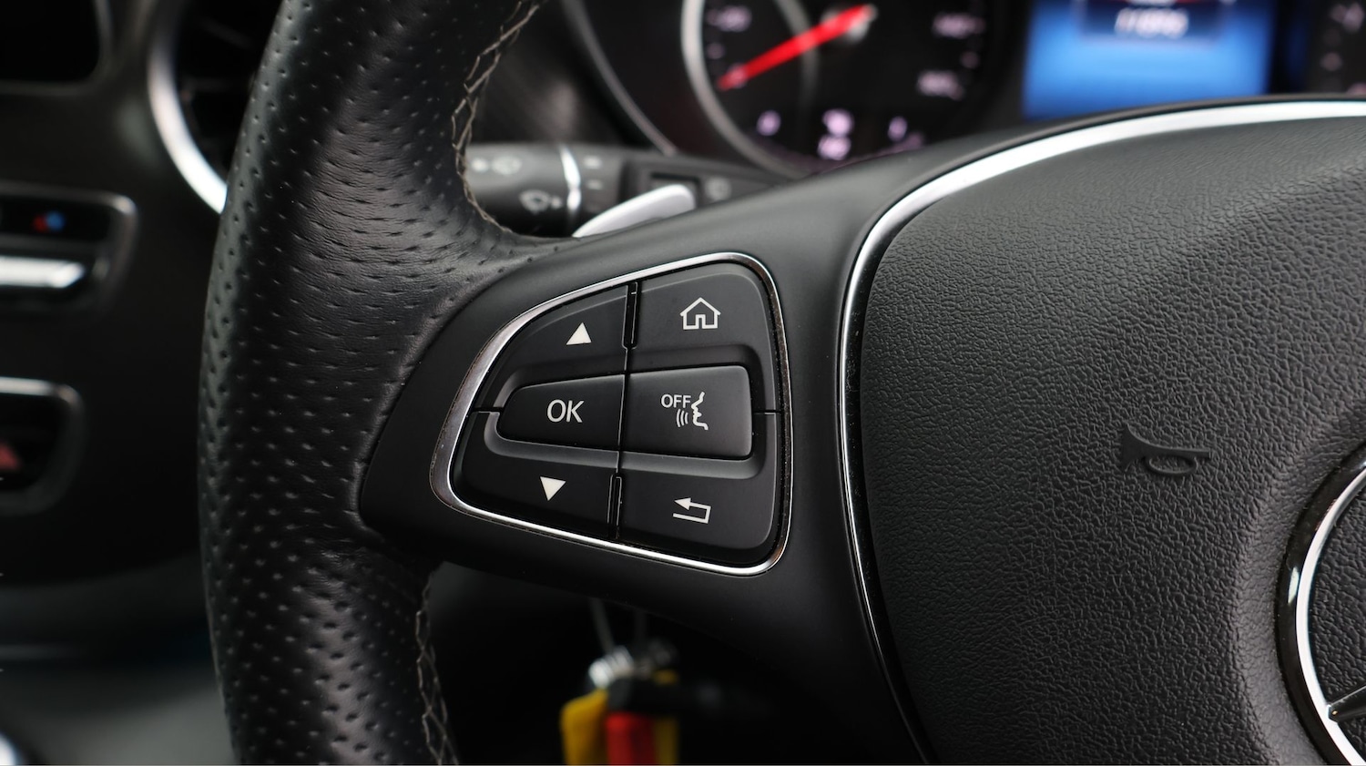 Used Mercedes-Benz V-Class 2023 for sale - 77848525: Photo 23