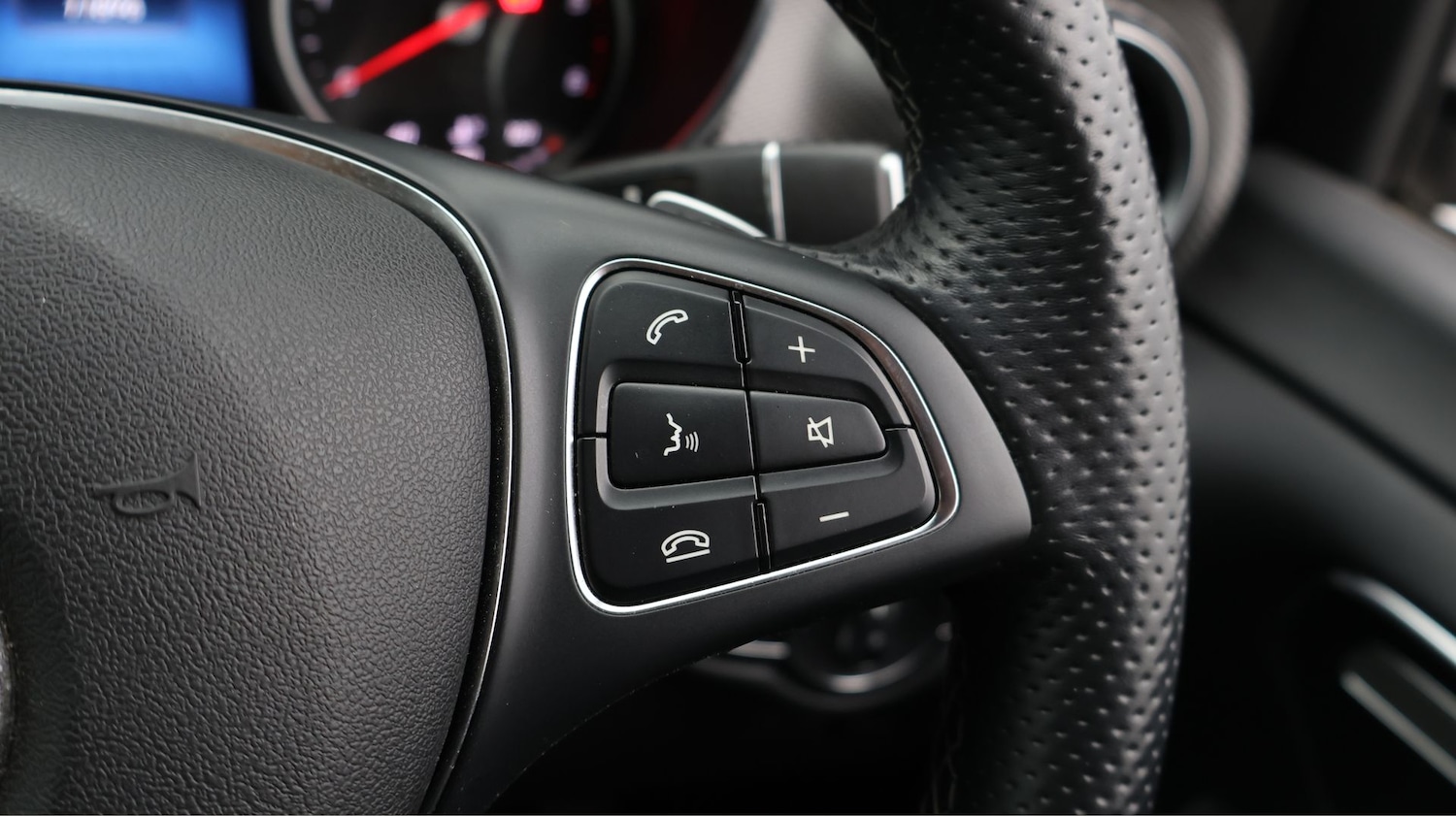 Used Mercedes-Benz V-Class 2023 for sale - 77848525: Photo 24