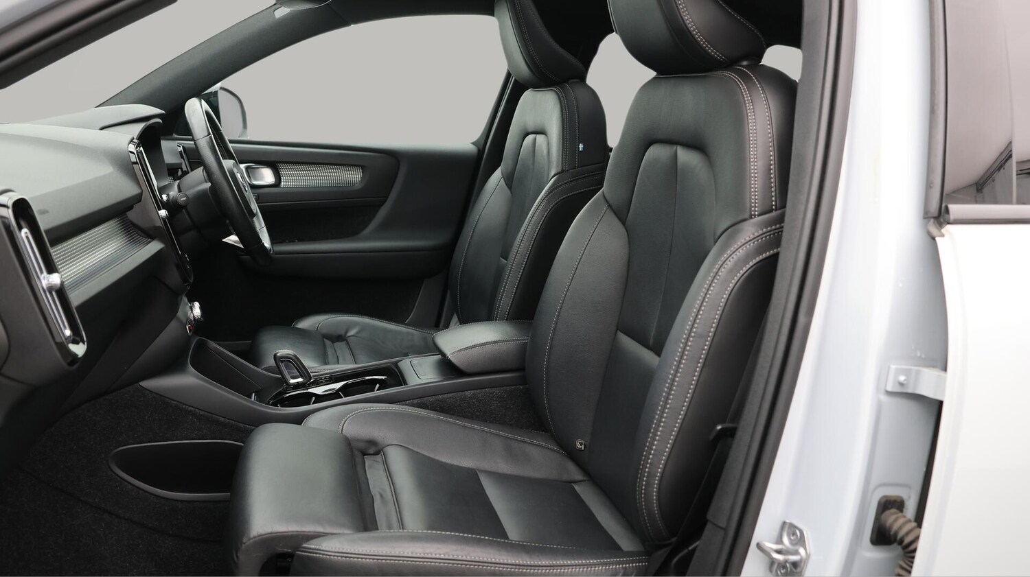 Used Volvo XC40 2021 for sale - 76573070: Photo 15