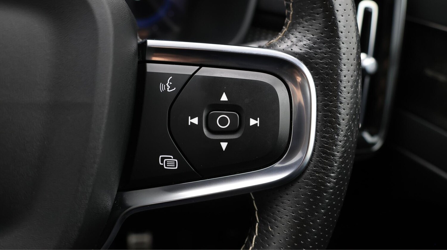 Used Volvo XC40 2021 for sale - 76573070: Photo 28