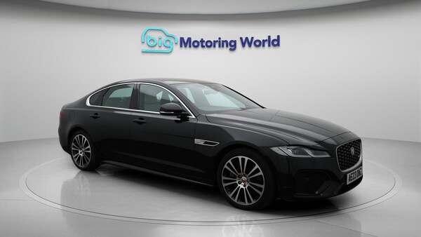 Used Jaguar XF 2023 for sale - 76166351: Photo 2