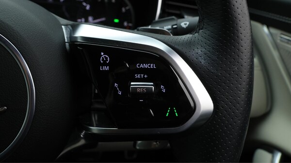 Used Jaguar XF 2023 for sale - 76166351: Photo 41