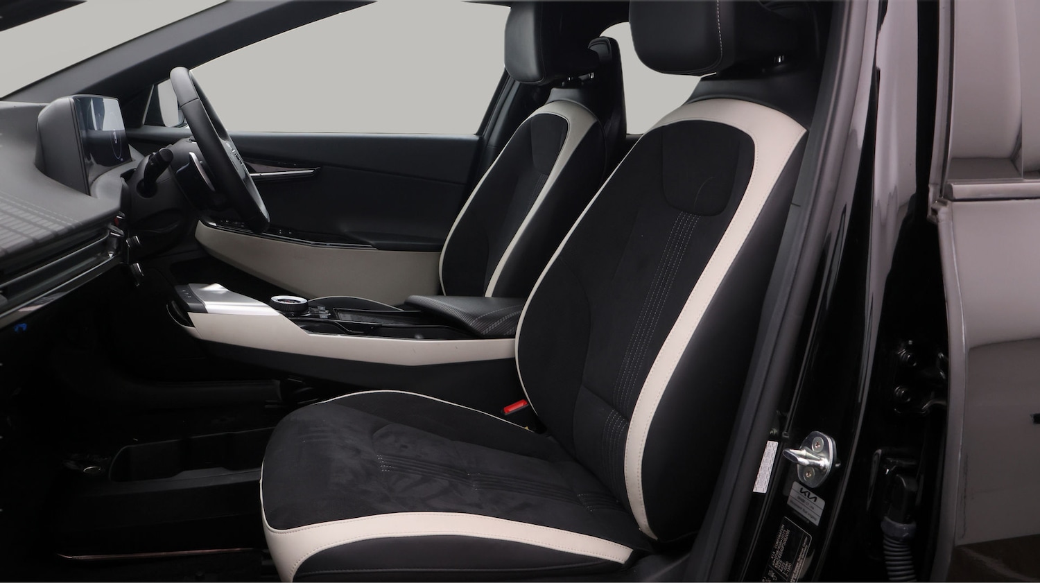 Used Kia EV6 2022 for sale - 76809224: Photo 14