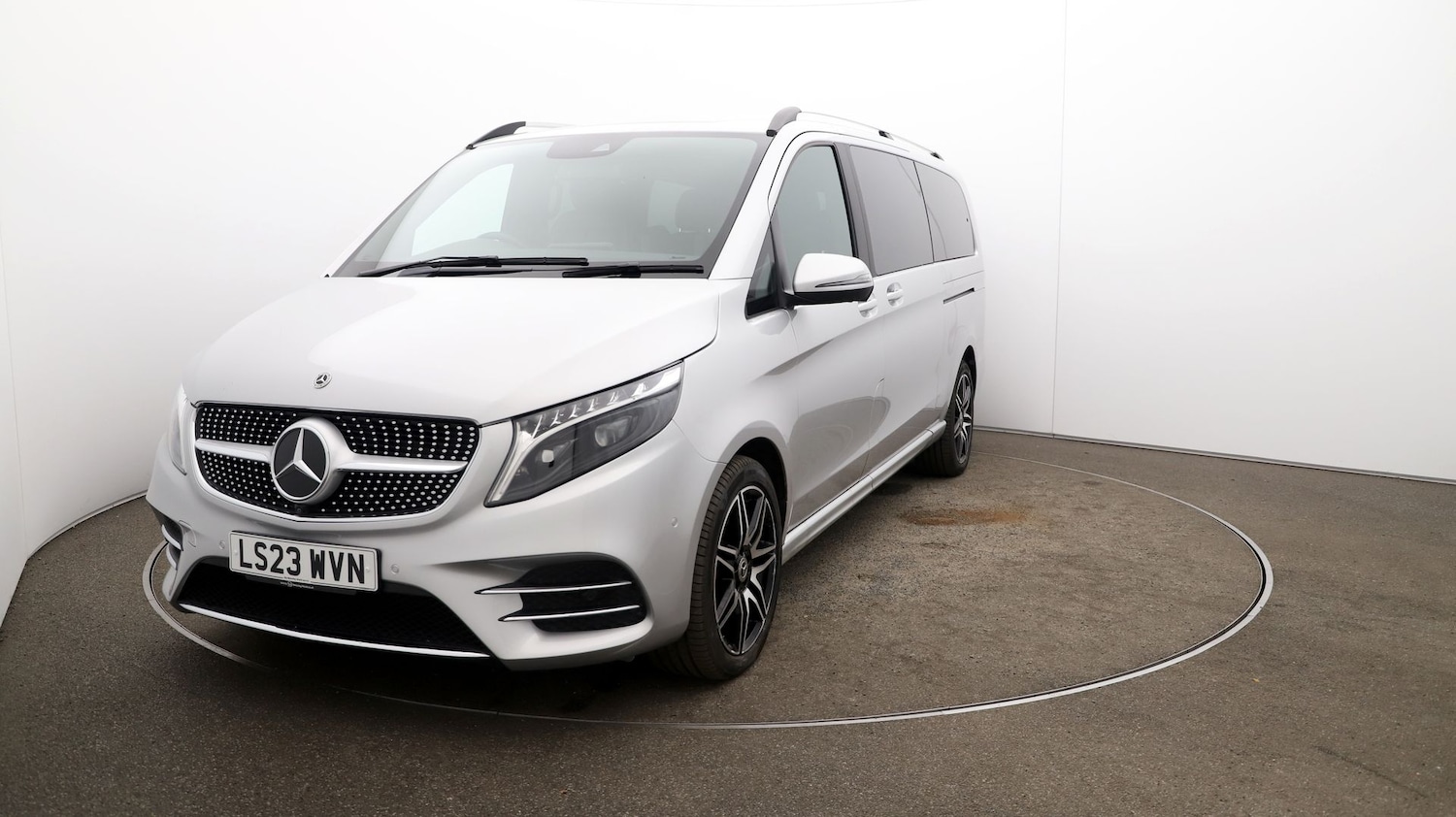 Used Mercedes-Benz V-Class 2023 for sale - 76808534: Photo 32