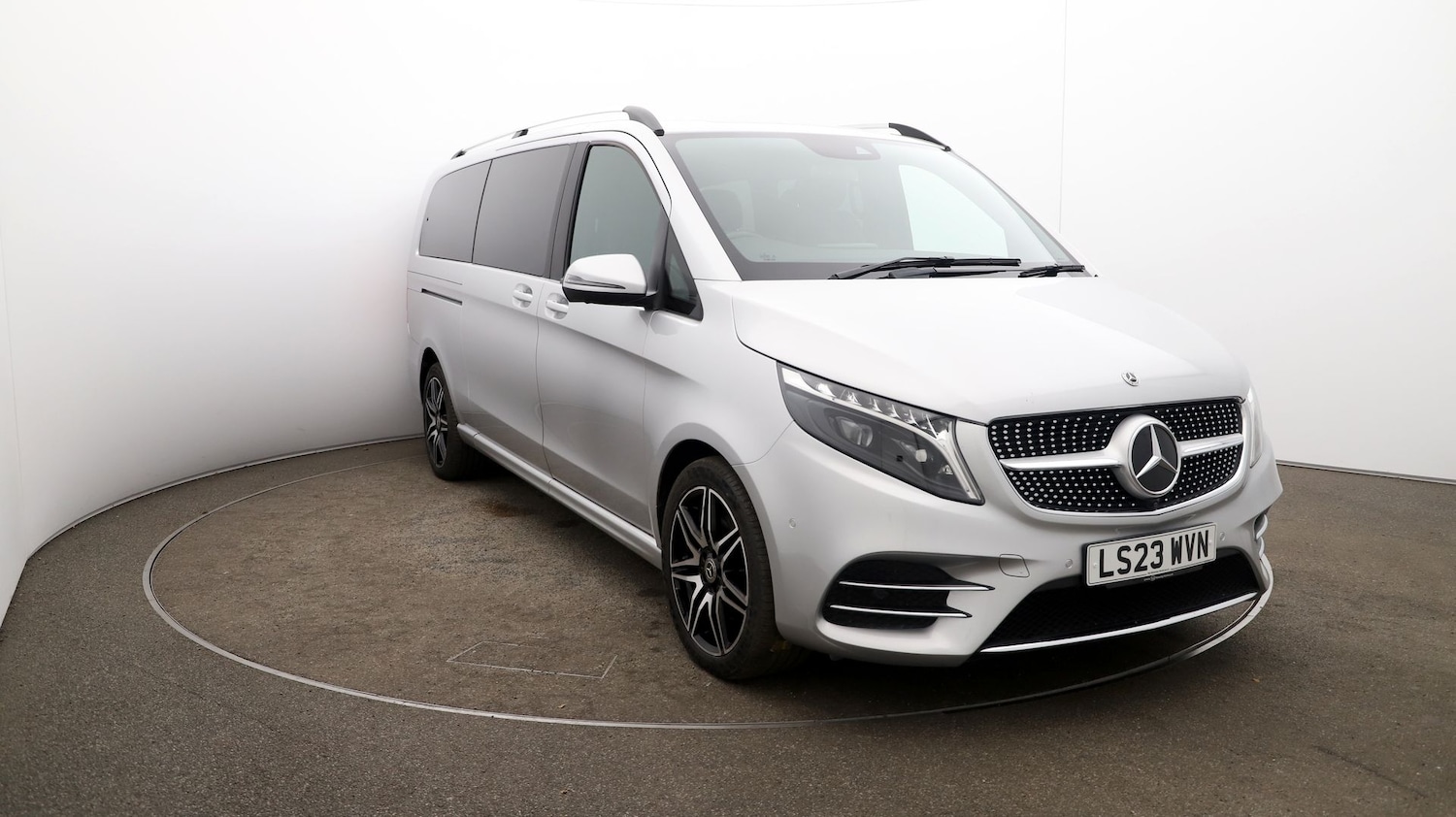 Used Mercedes-Benz V-Class 2023 for sale - 76808534: Photo 37