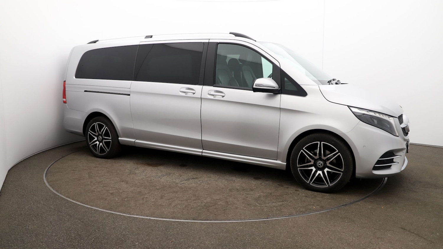 Used Mercedes-Benz V-Class 2023 for sale - 76808534: Photo 40