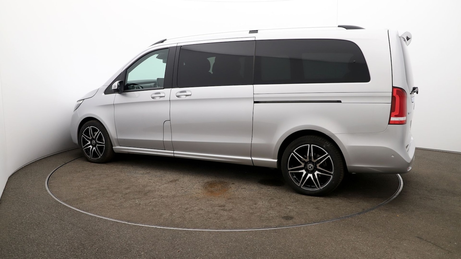 Used Mercedes-Benz V-Class 2023 for sale - 76808534: Photo 41