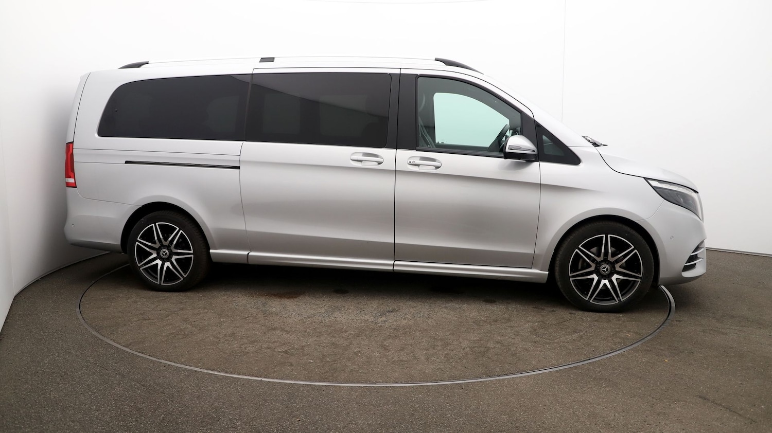 Used Mercedes-Benz V-Class 2023 for sale - 76808534: Photo 43