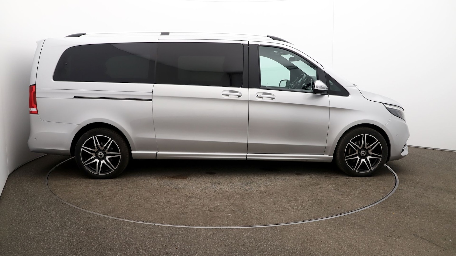 Used Mercedes-Benz V-Class 2023 for sale - 76808534: Photo 44