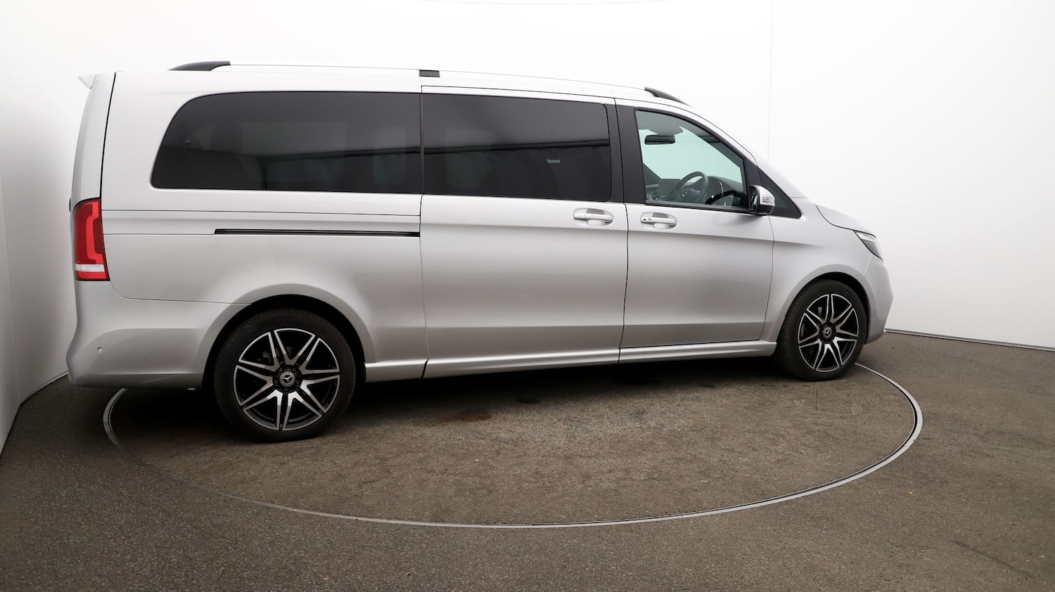 Used Mercedes-Benz V-Class 2023 for sale - 76808534: Photo 46