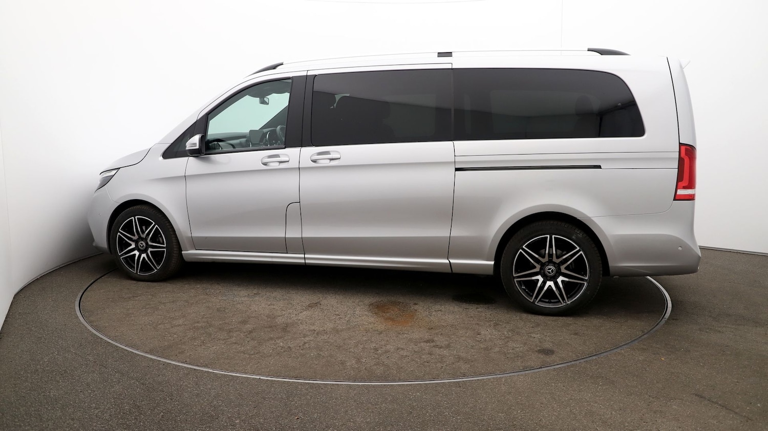 Used Mercedes-Benz V-Class 2023 for sale - 76808534: Photo 52