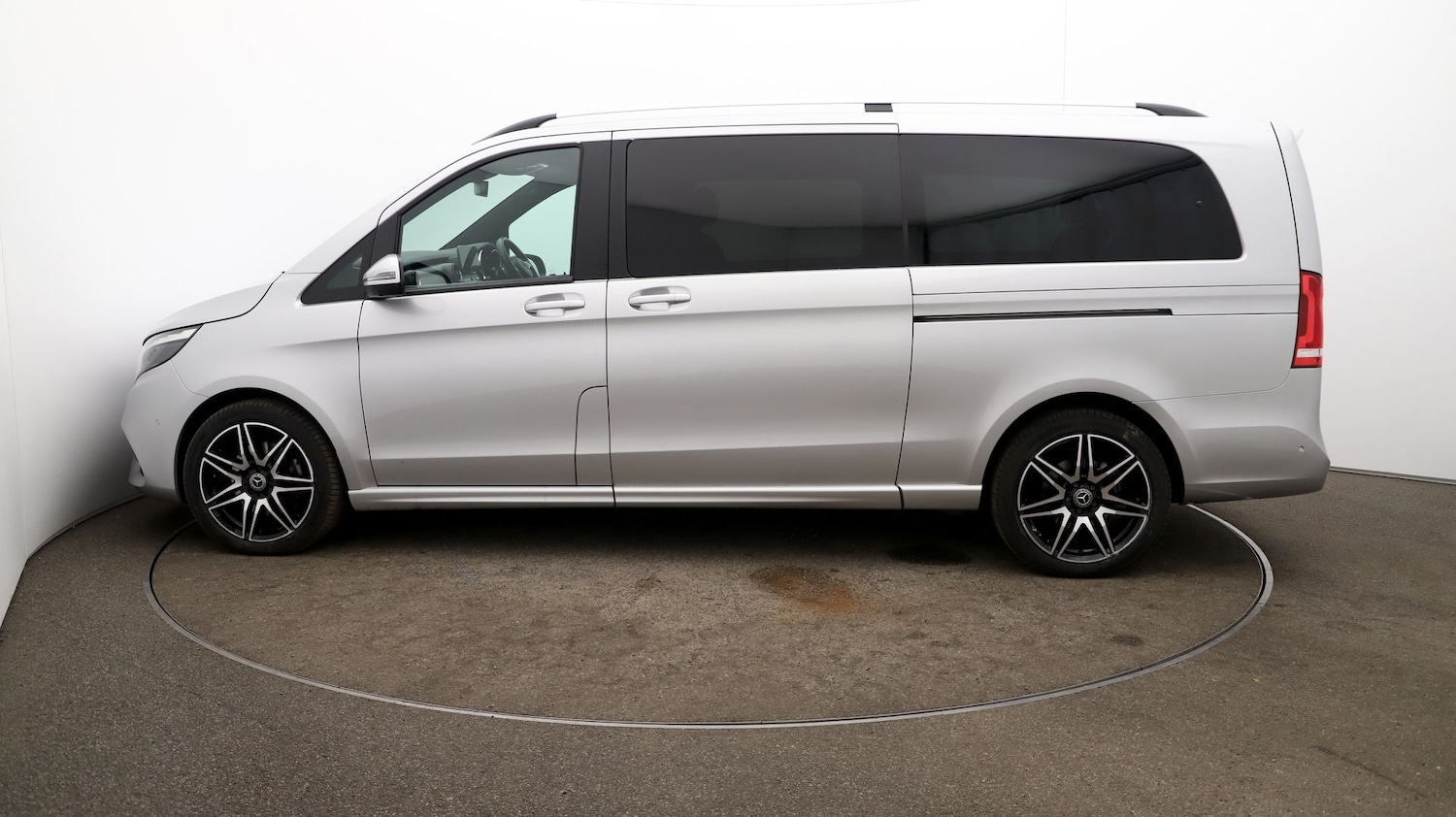 Used Mercedes-Benz V-Class 2023 for sale - 76808534: Photo 58