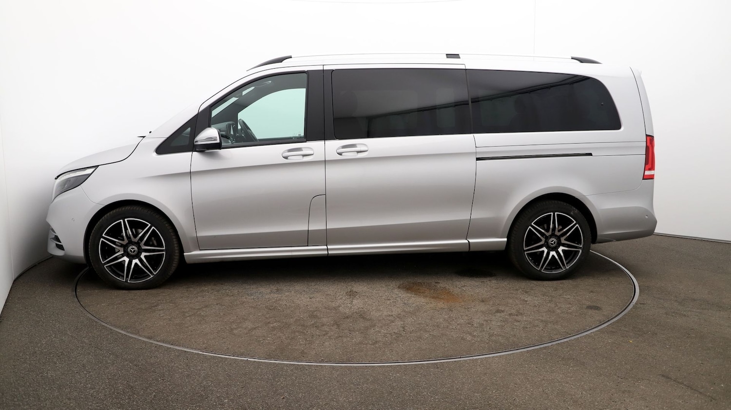 Used Mercedes-Benz V-Class 2023 for sale - 76808534: Photo 59