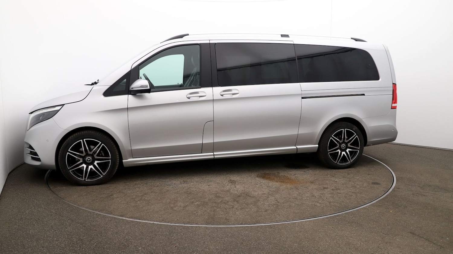 Used Mercedes-Benz V-Class 2023 for sale - 76808534: Photo 60