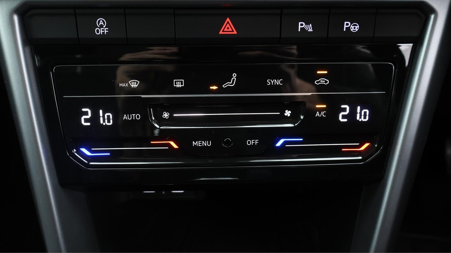 Used Volkswagen T-Roc 2023 for sale - 76549690: Photo 13